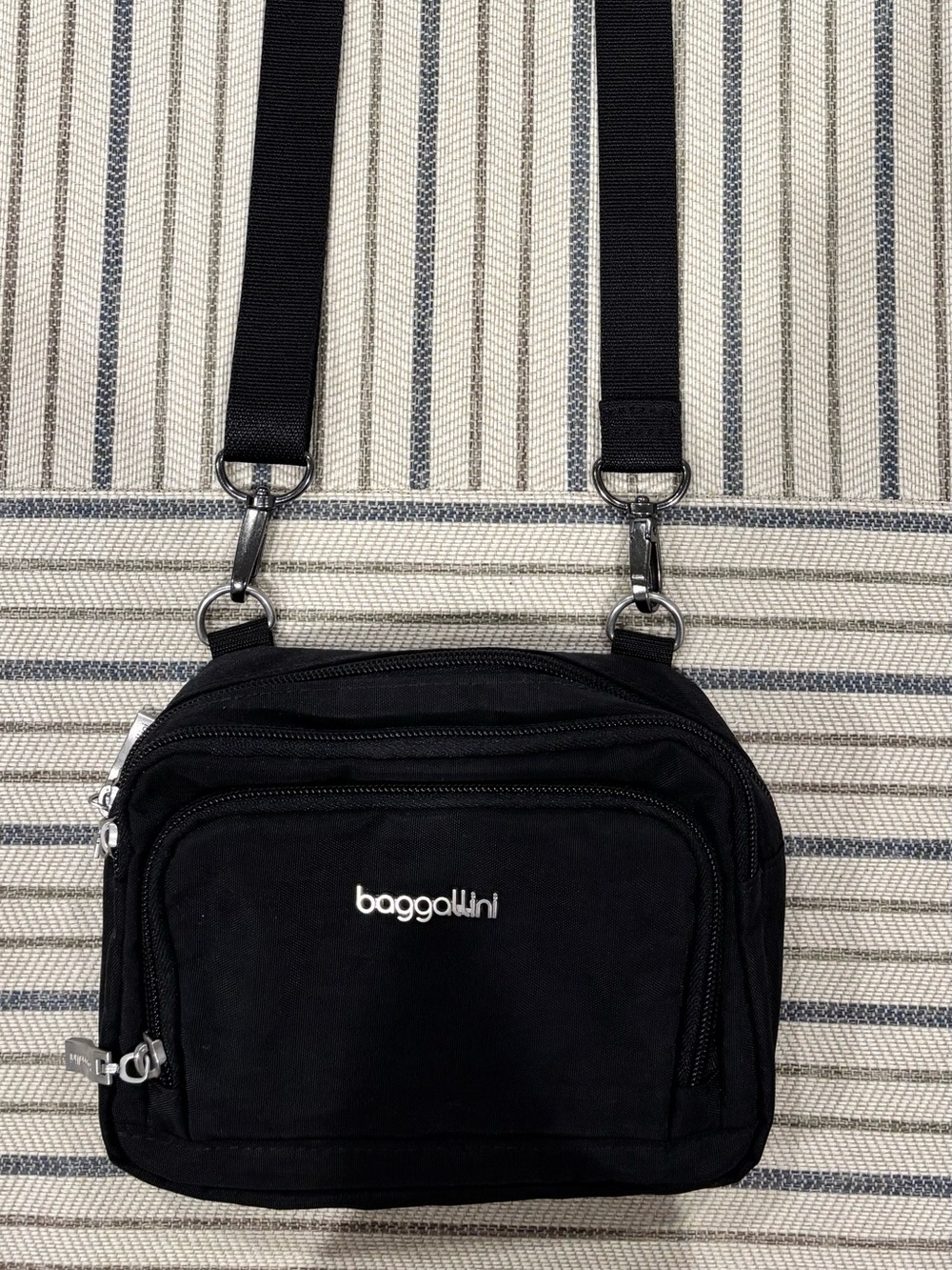 Baggallini Black Compact Crossbody Belt Bag